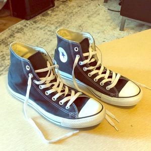 🤩Like New Black Chuck Taylor Converse All Stars